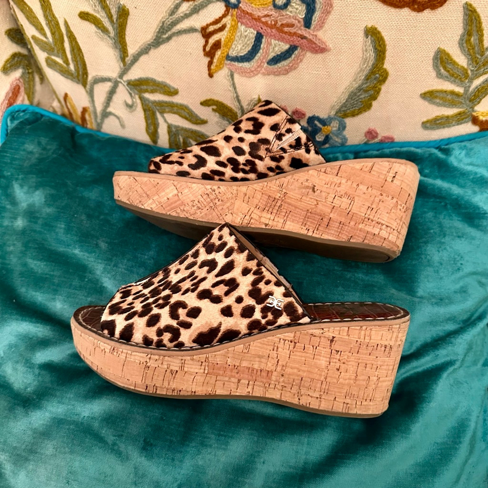 Women's Sam Edelman Leopard Print Calf Hair Cork Wedge Sandals 7.5 Brown/Beige - Picture 2 of 6